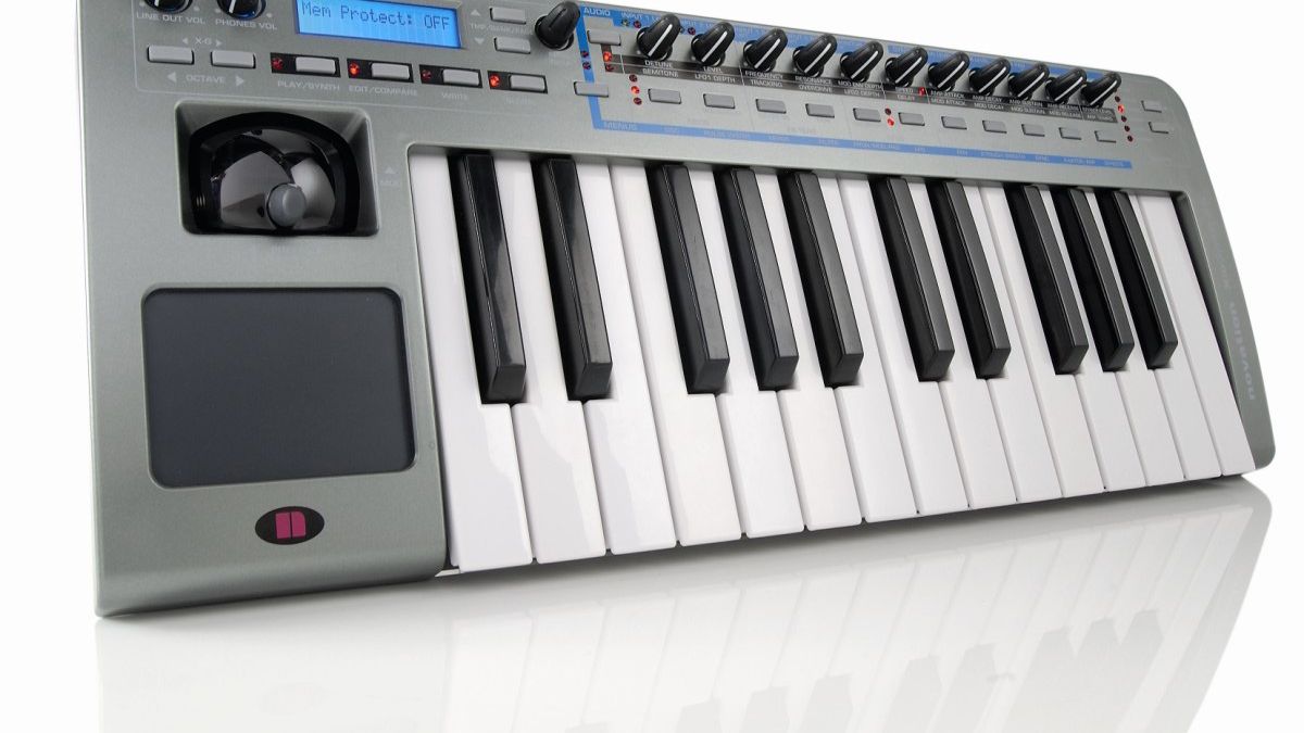 Novation XioSynth 25 シンセサイザー Novation Xiosynth