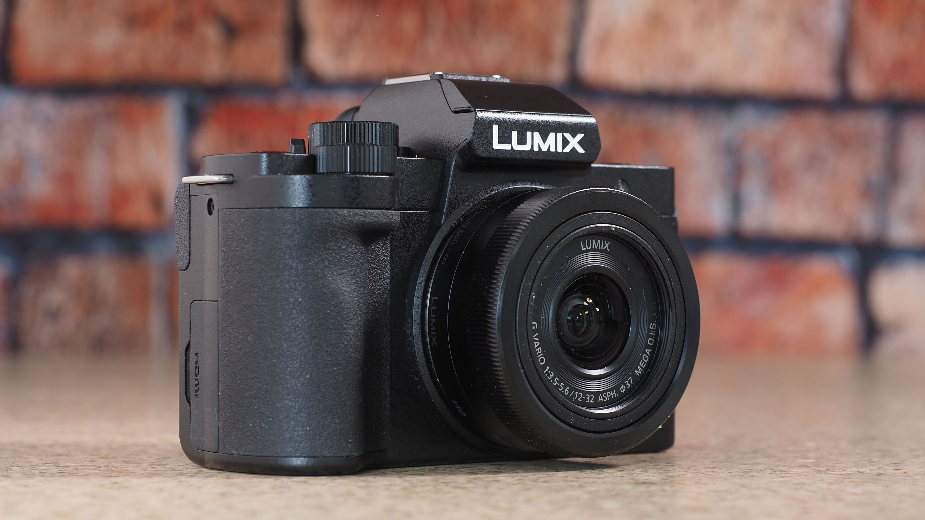 Panasonic Lumix G100D