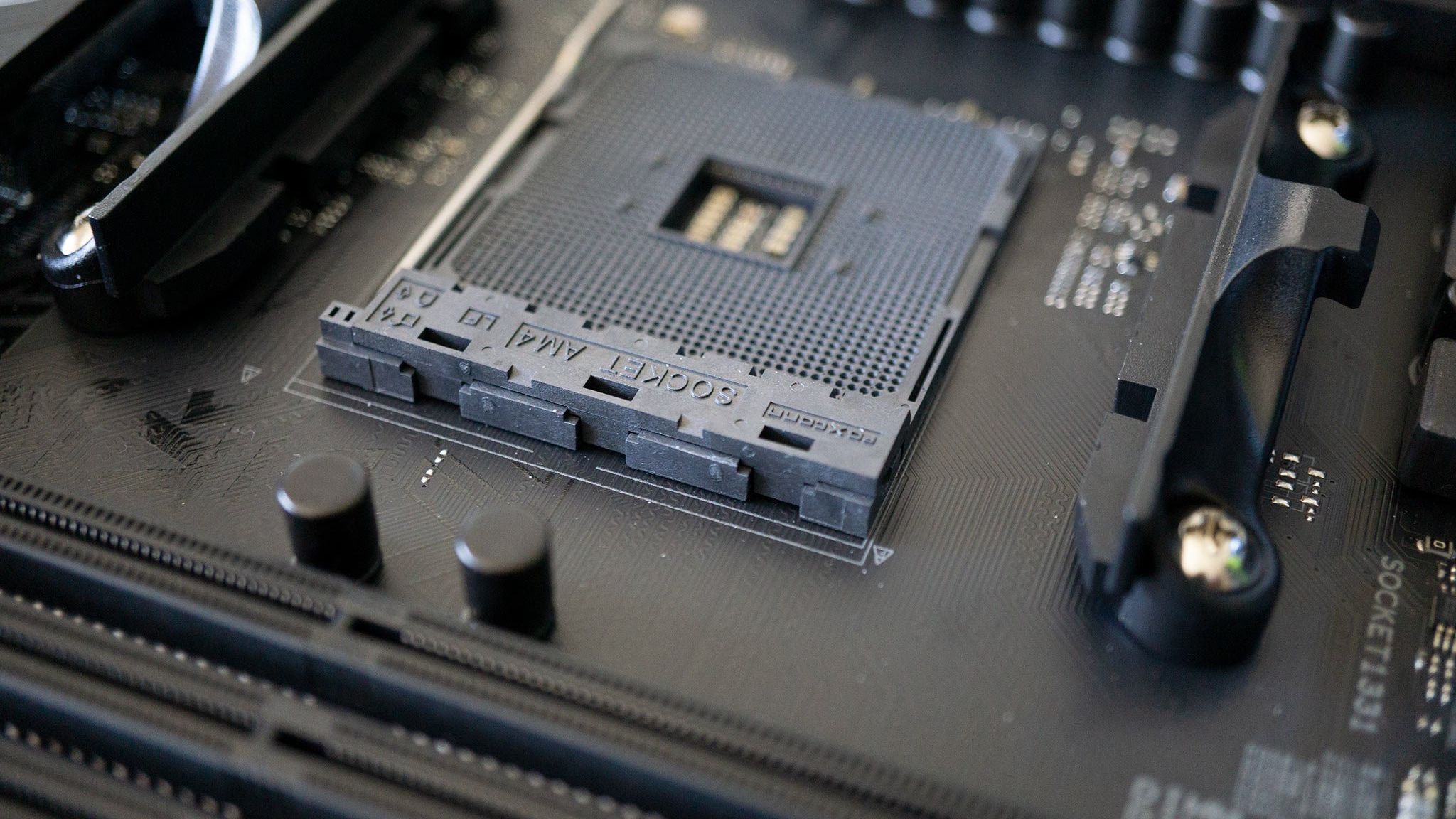 りあな　AMD Ryzen7 3700X CPU＋asrock B550 Amazon.com: ASRock B550 Taichi Supports 3rd Gen AMD AM4