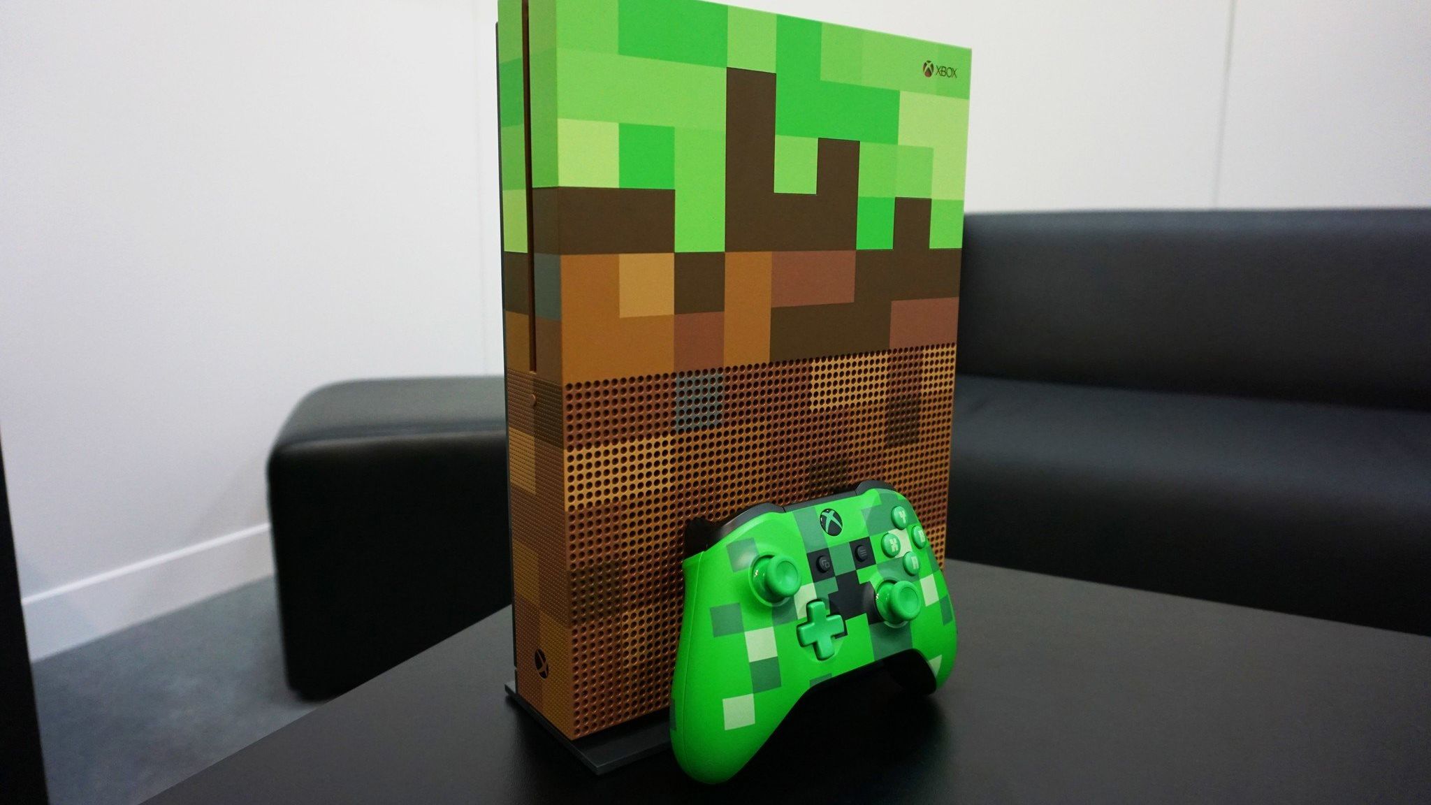 Hands-on with the Minecraft Xbox One S Limited Edition Bundle
