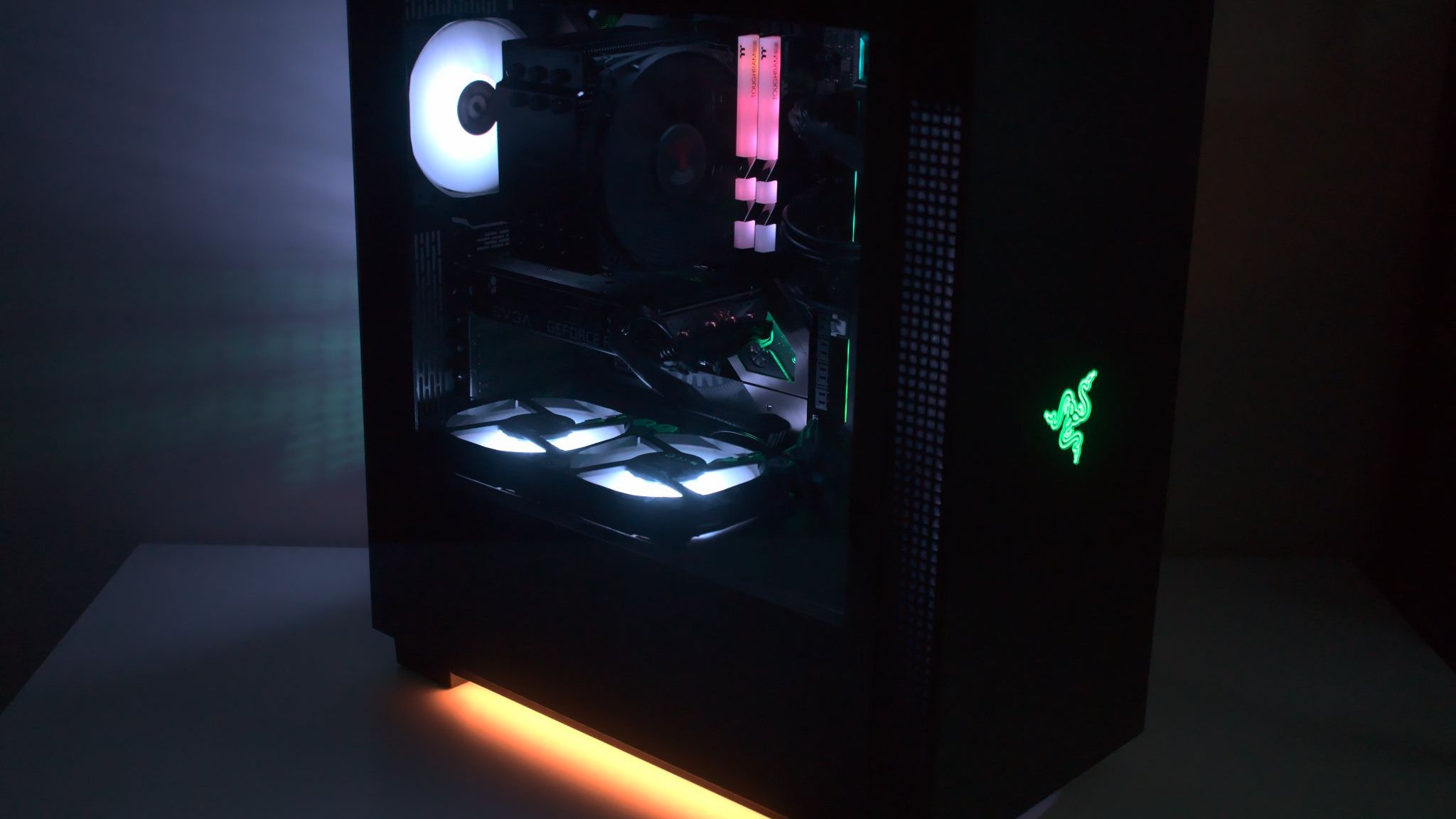【使用感あり】Razer Tomahawk ATX PCケース Razer Tomahawk ATX PC case review | PC Gamer