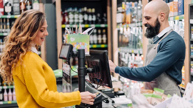 How to Earn Hundreds on Gas and Groceries Every Year Just By Swiping 2 Credit Cards