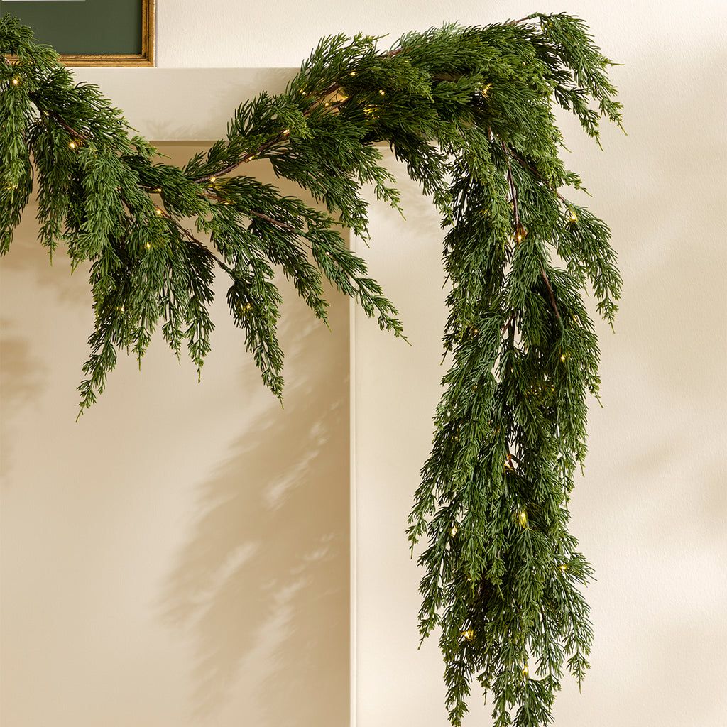 6&#039; Cedar Pre-Lit Faux Garland