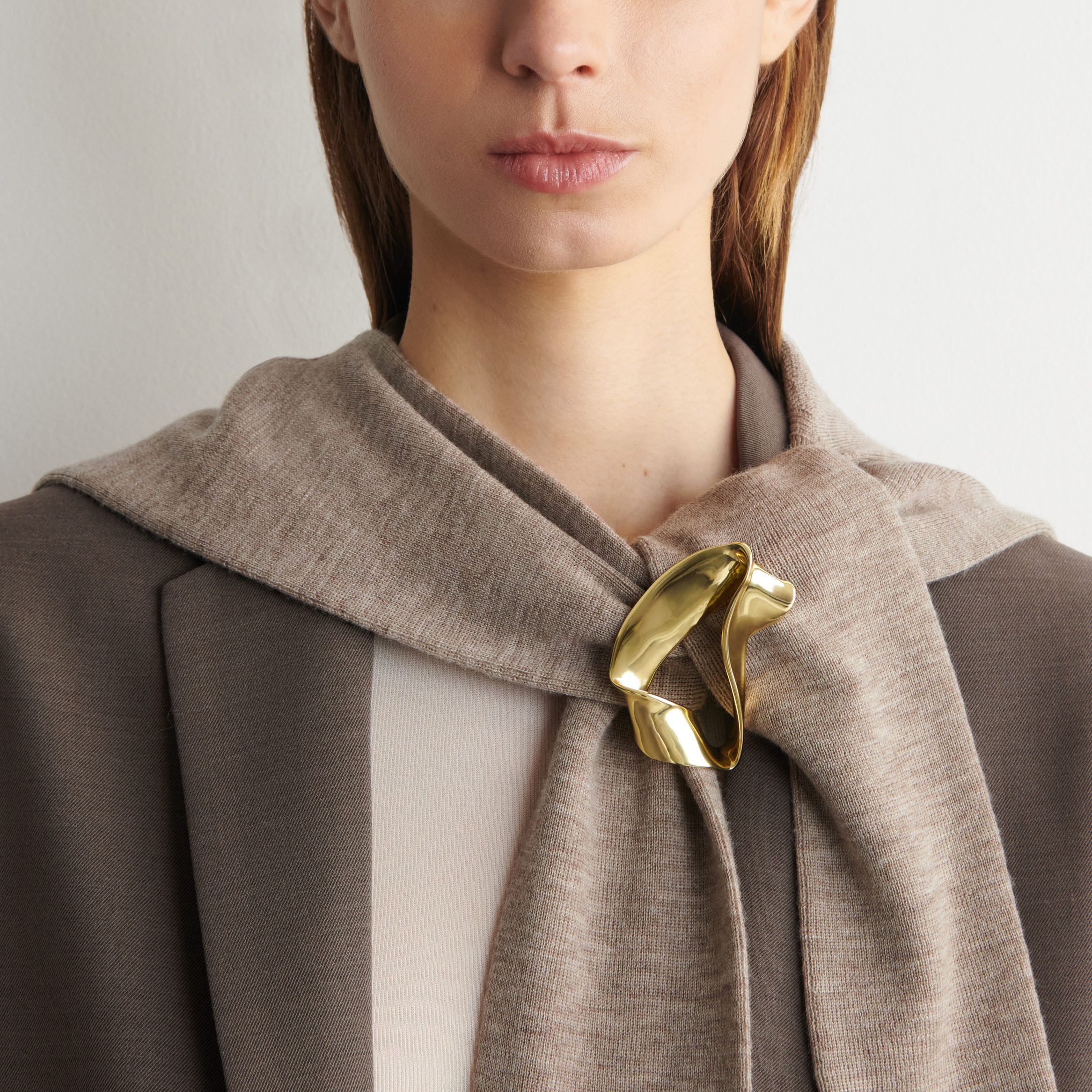 Twisted Ribbon Pin Brooch