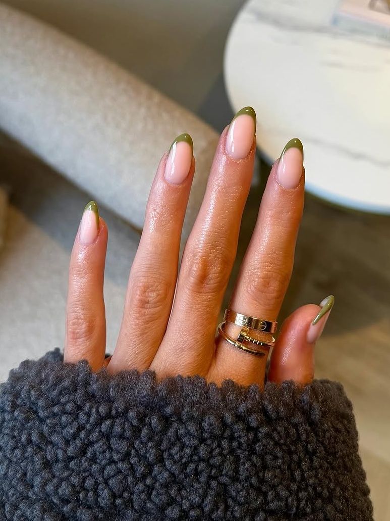 Instagram @_theblushbar