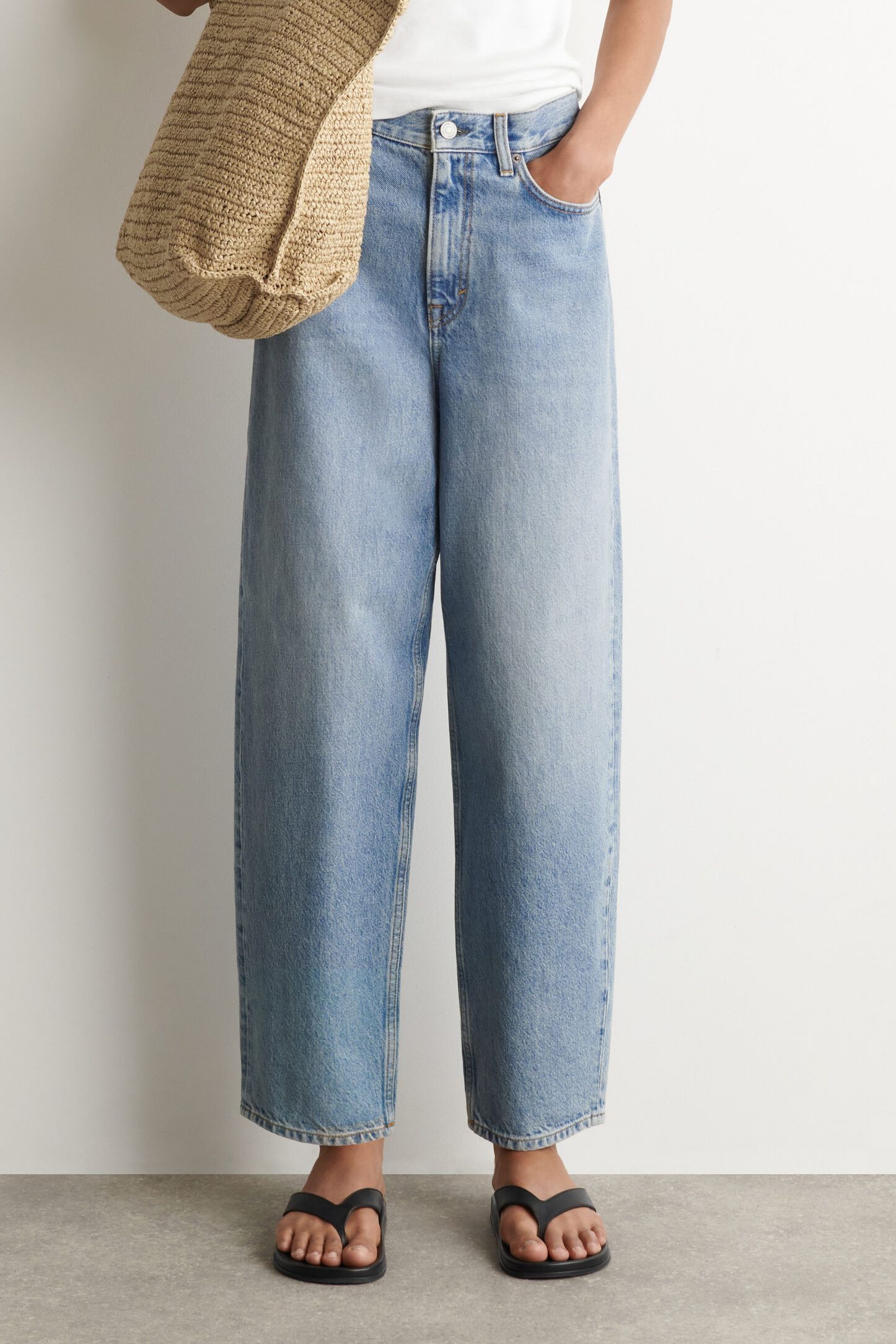 Arch Tapered Jeans