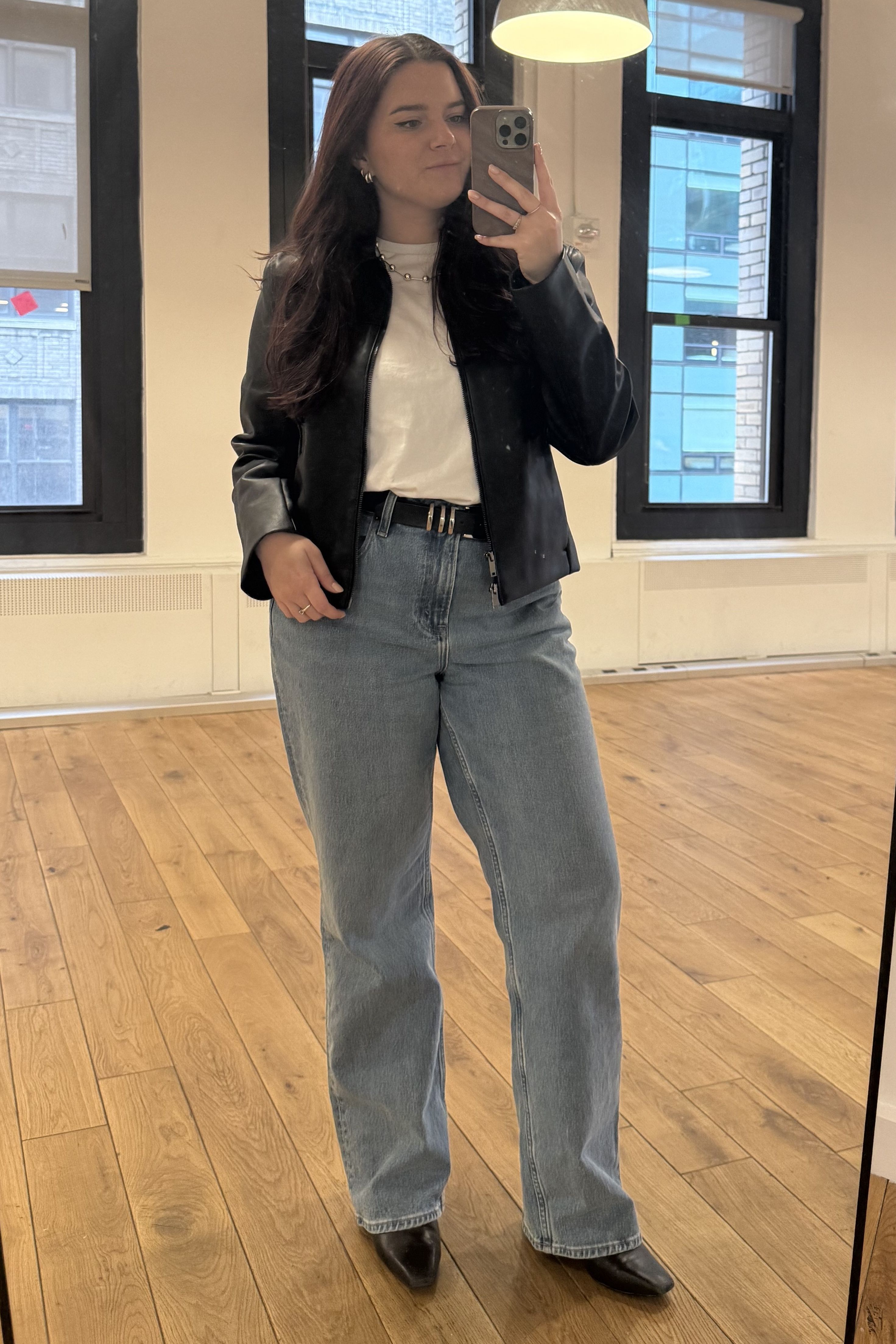 Brooke knappenberger poses in mirror while wearing Abercrombie &amp;amp; Fitch High Rise 90s Relaxed Jean