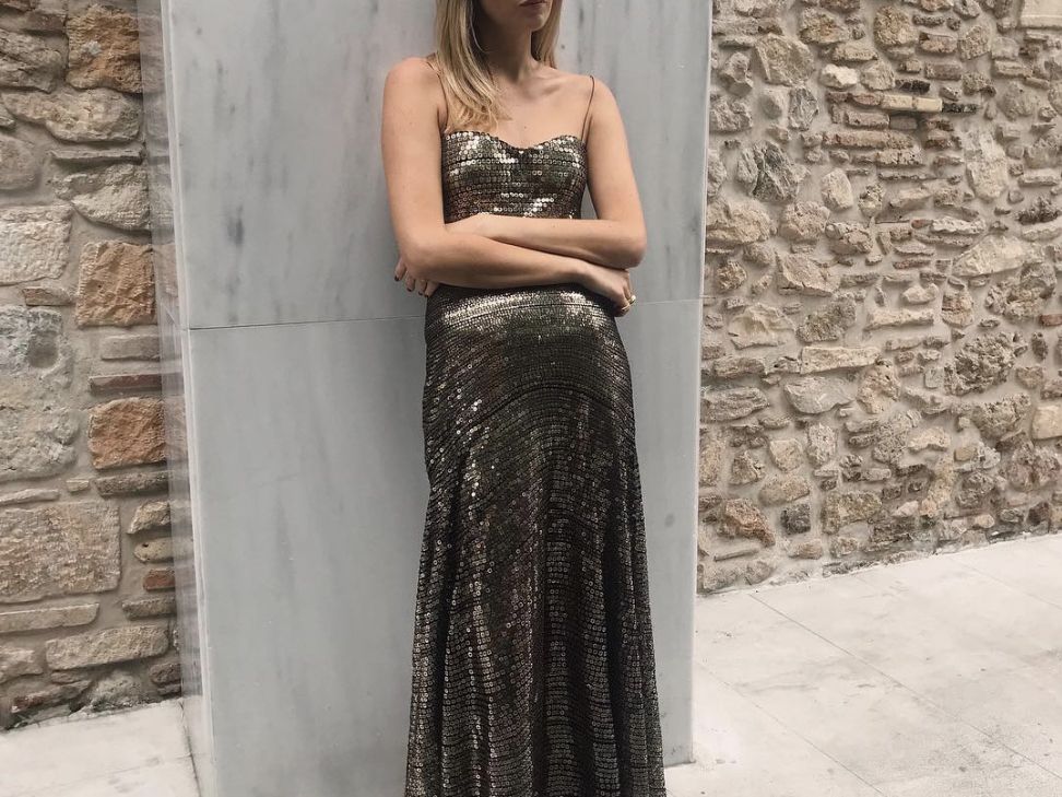 It Girls Will Be Wearing Gold New Year's Dresses This Years | Who What Wear It Girls Will Be Wearing Gold New Year's Dresses This Years | Who What Wear