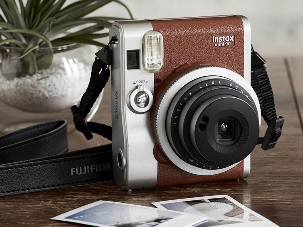 ち*ん様 instax mini 90 NEO CLASSIC Fujifilm INSTAX Mini 90 Neo Classic Compact Instant Camera with
