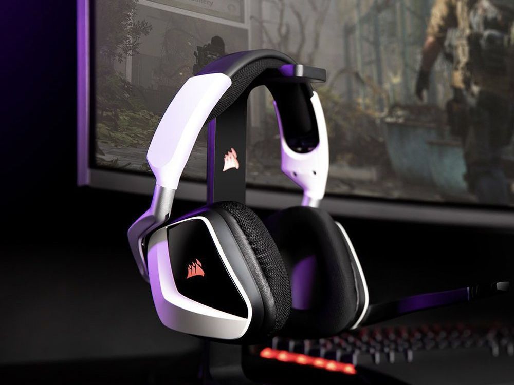 Combine the Corsair Void RGB Elite headset and the ST100 RGB stand