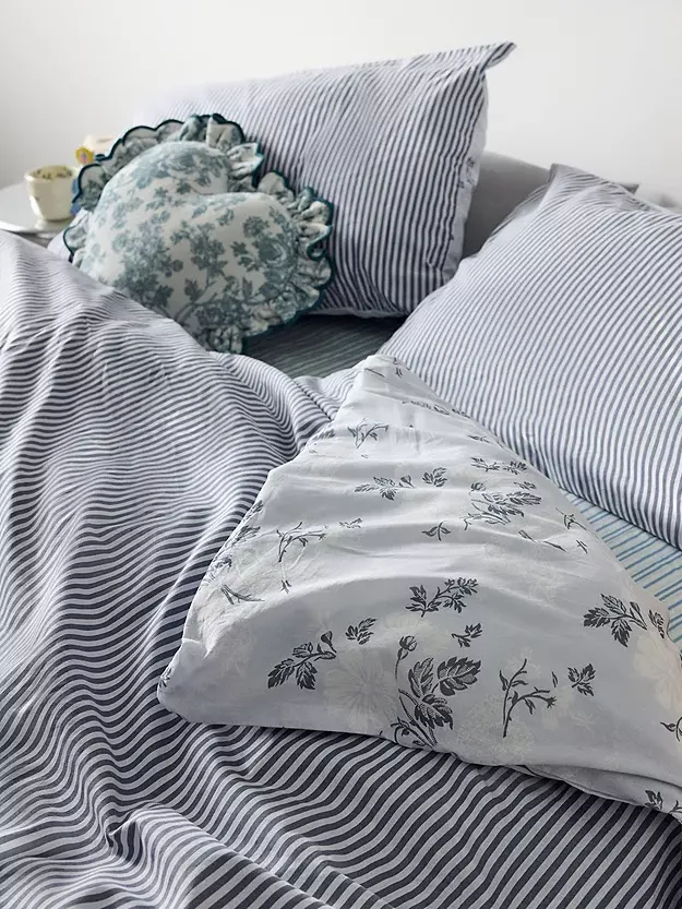 Urban Outfitters, Juliet Reversible Duvet Set