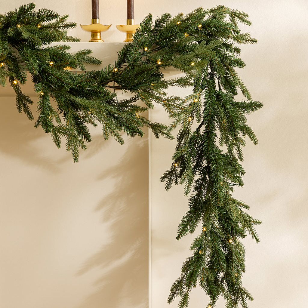 9&#039; Norway Pre-Lit Indoor/outdoor Faux Garland
