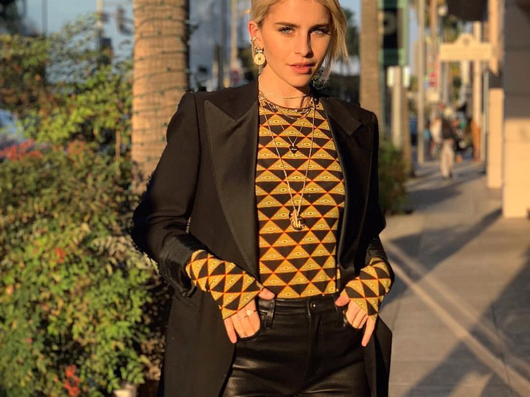 what color dress goes with gold jewelry Jewellery How To Accessorize A Gold Dress What Color Jewelry Goes With A Gold Dress TikTok