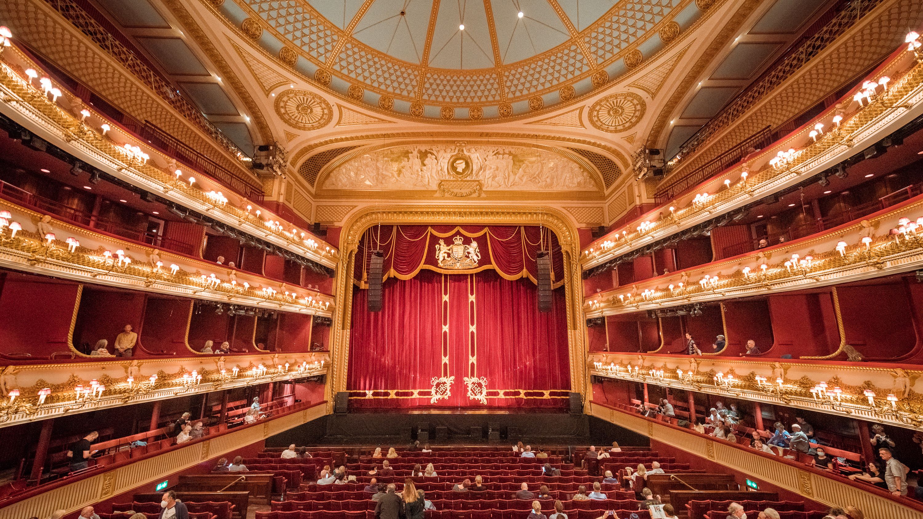 An image of the concert hall in the Royal Opera House, which features in The Fifth Element (1997).