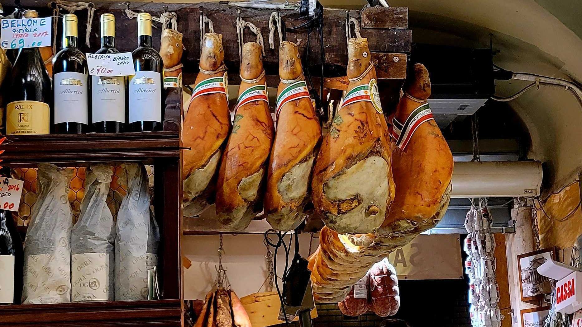 The author's photo of a wine and delicatessan store in Rome.