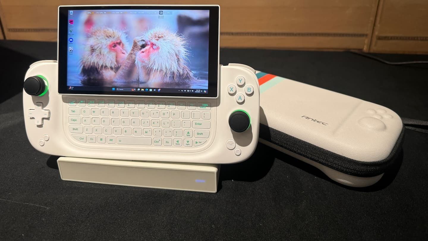 Windowsノート本体 Antec core hs 512gb(ayneo slide) AYANEO Slideの廉価版登場！Ryzen 7 7840U搭載で75,398円