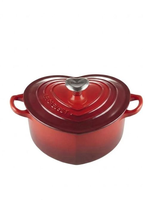 Heart-Shaped Cast-Iron Casserole Dish&nbsp;