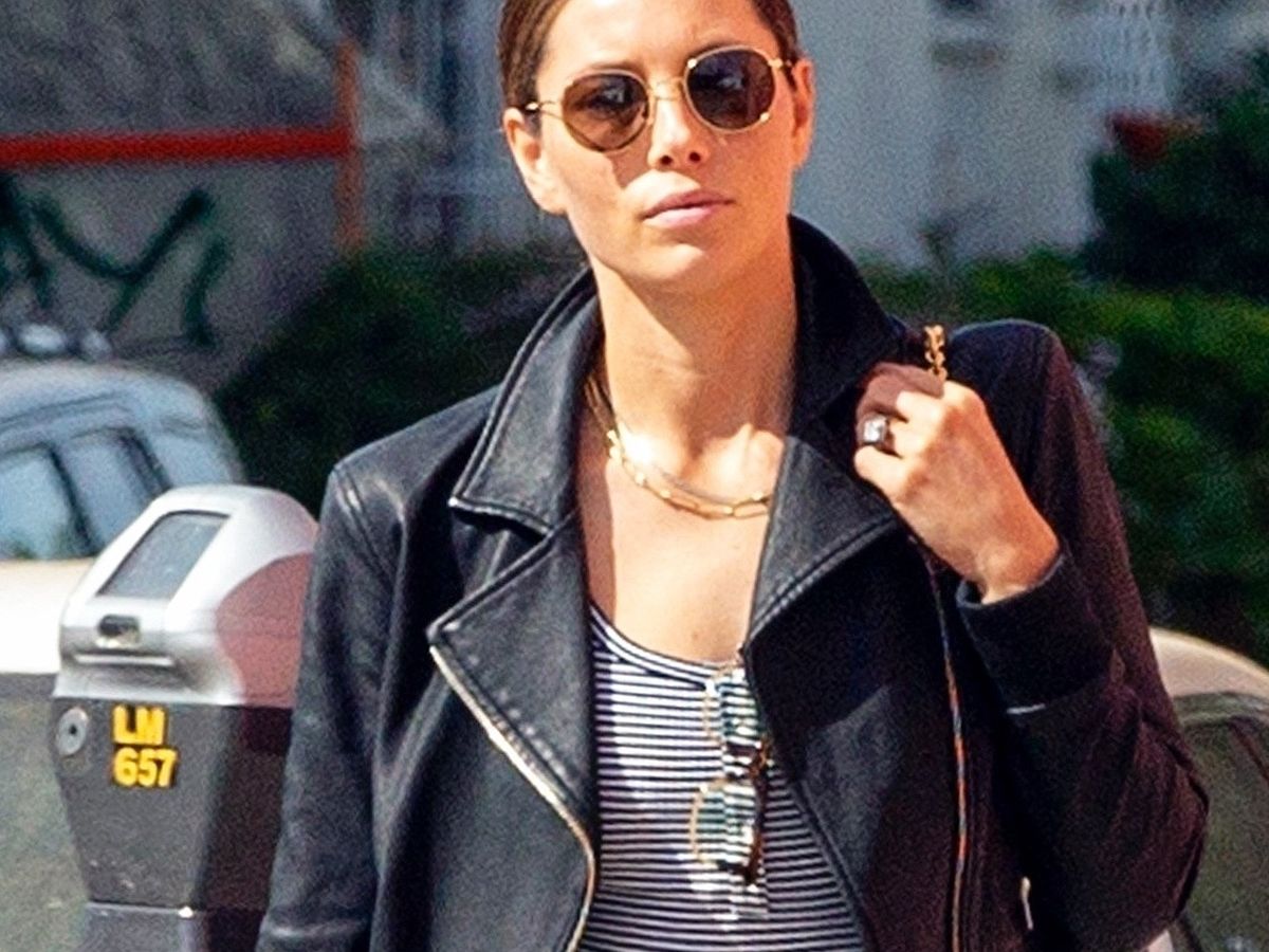 Jessica Biel Wore Every L.A. Girl's Favorite Jeans Outfit | Who What Wear