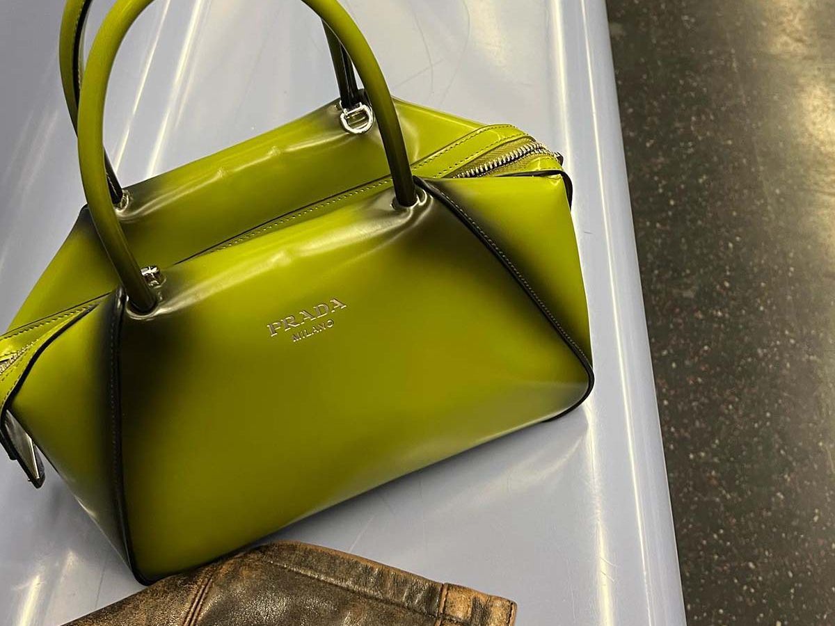 outdated-winter-handbag-trends