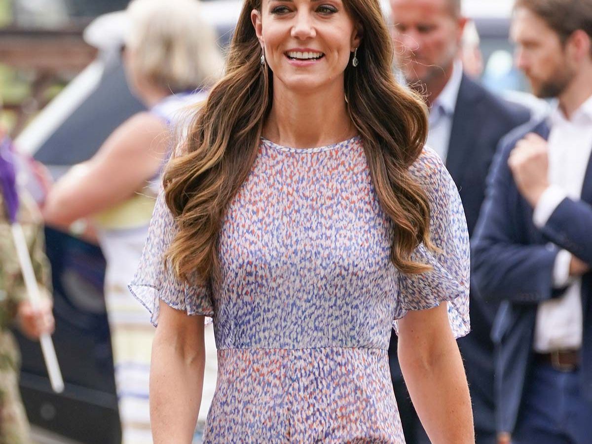Kate Middleton Keeps Wearing Princess Diana's Favorite Print | Who What Wear