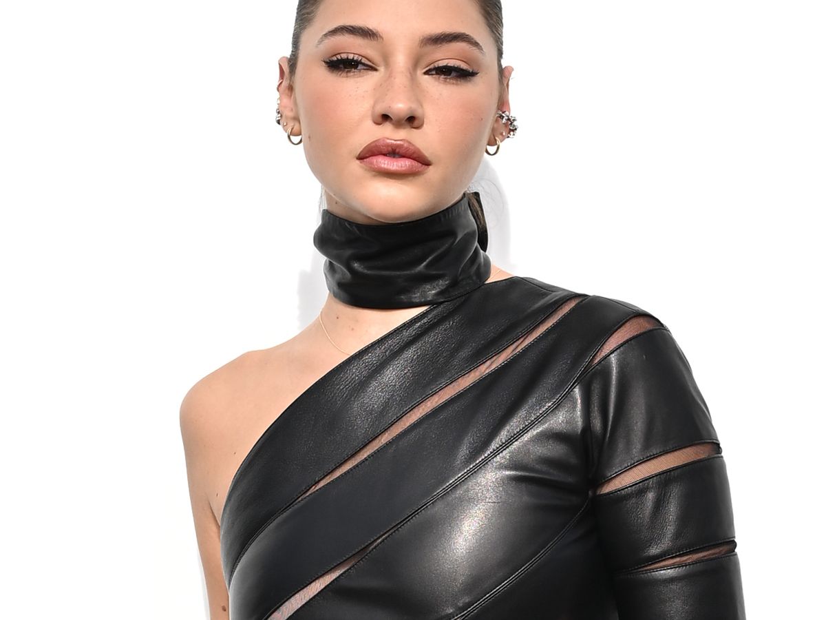 Madelyn Cline and Kendall Jenner Wore This Dress Trend | Who What Wear