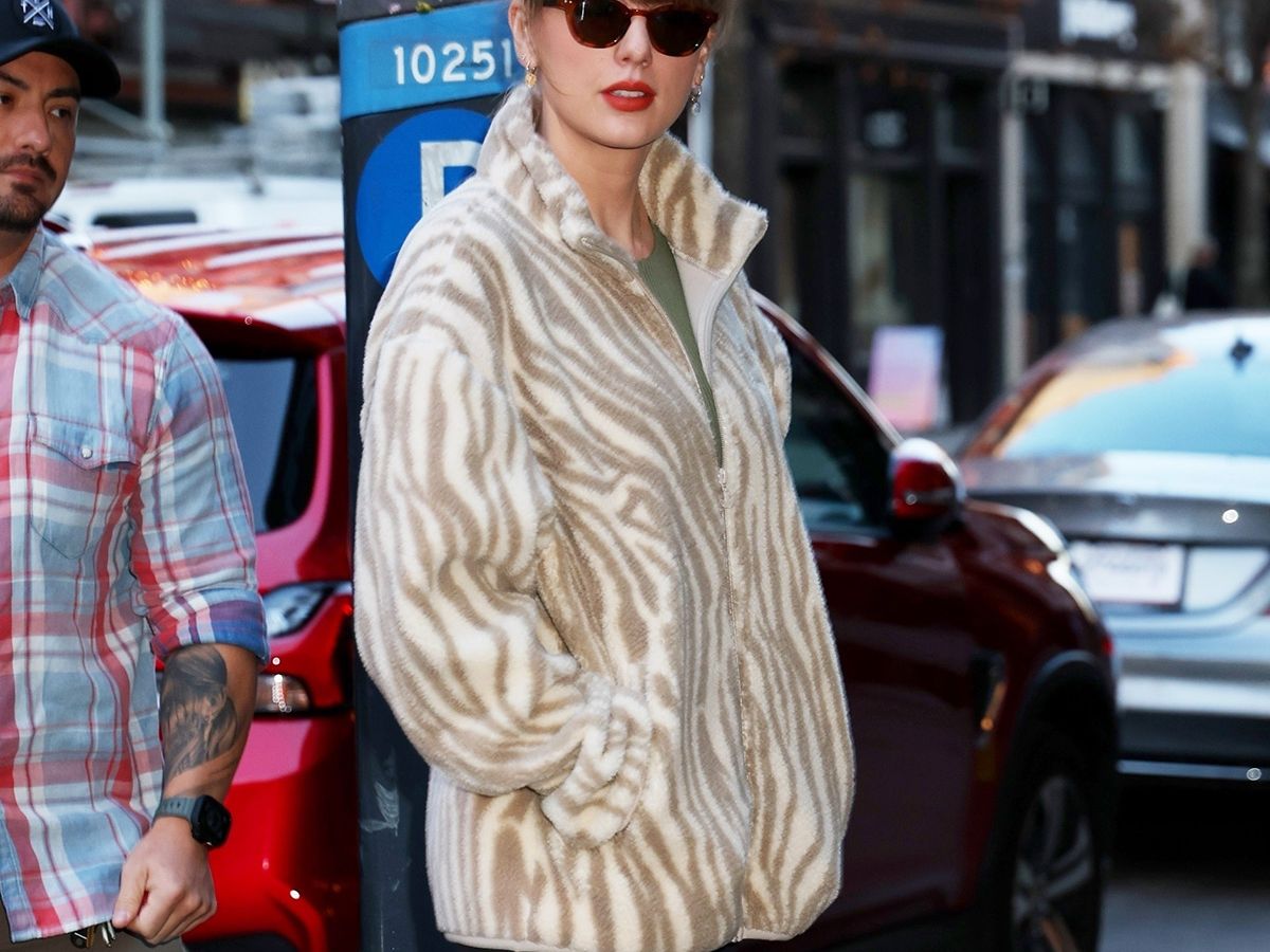 Taylor Swift トレーナー Taylor Swift(テイラー スウィフト) スウェット・トレーナー