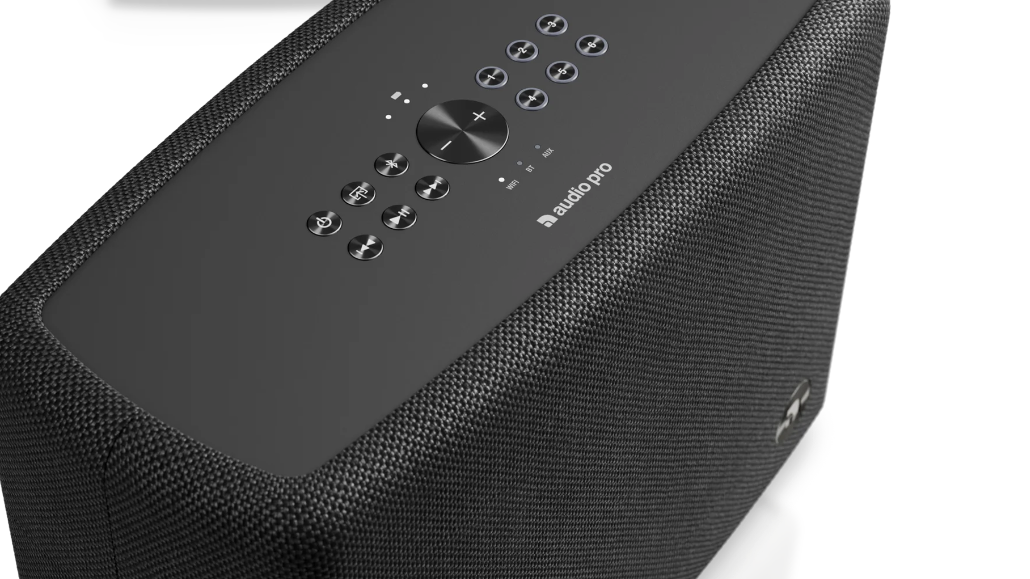 Detalle de la placa superior del Audio Pro A15 W