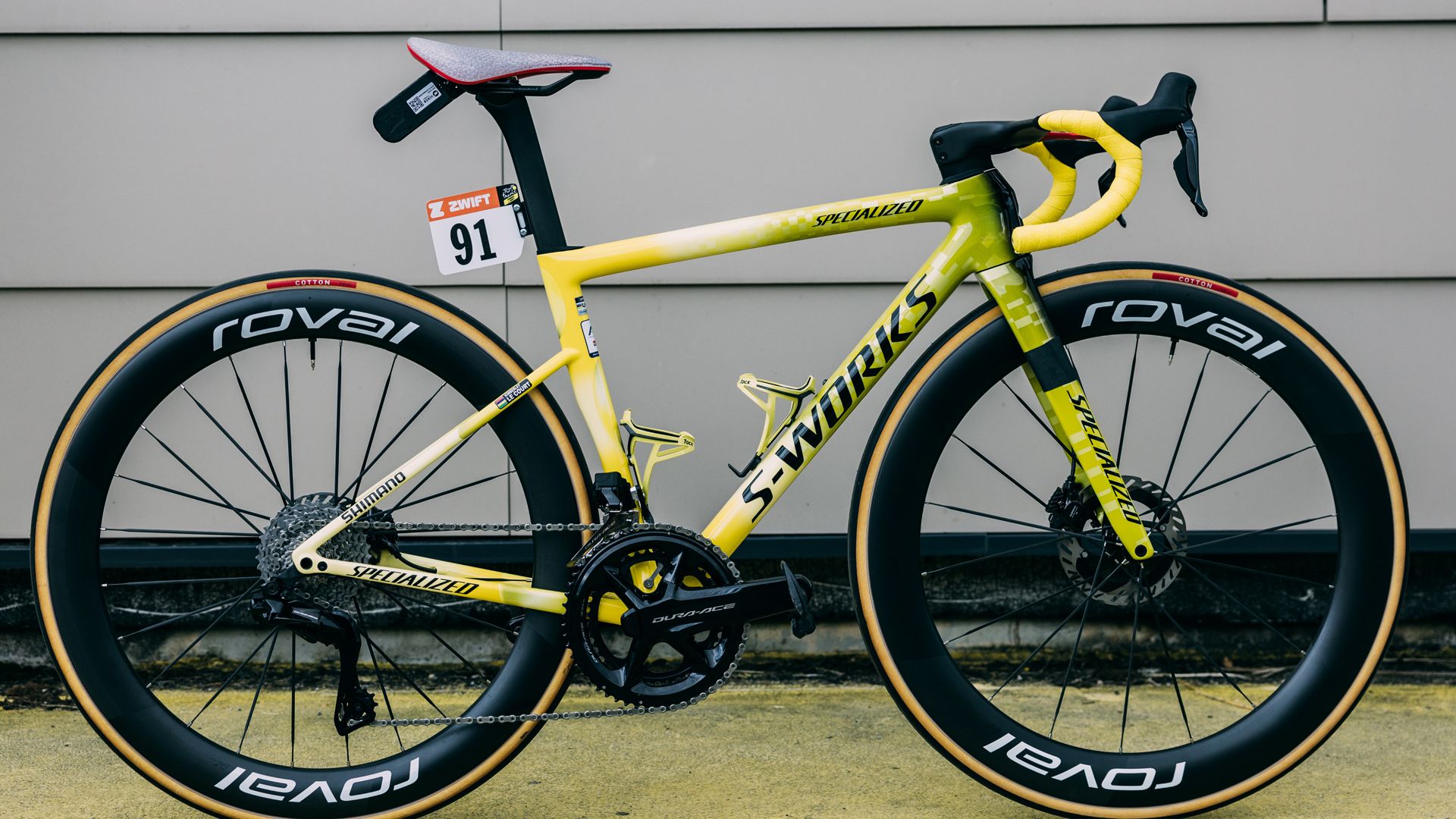 Bicycle ゴールドスタンダード 箱付き 未開封 未使用 The first African to lead the Tour de France Femme deserves a