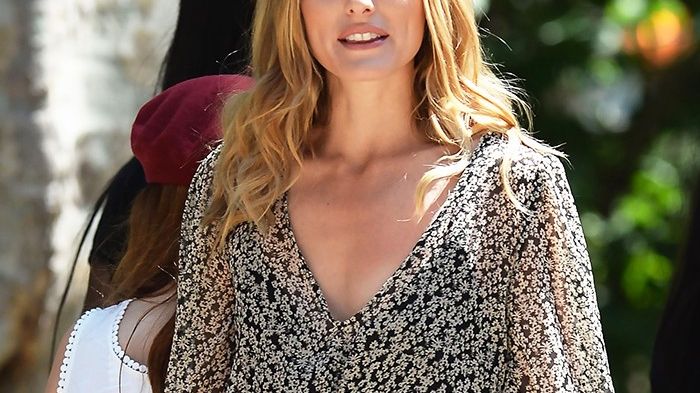 Olivia Palermo Just Schooled Us All on How to Wear a Maxi Dress | Who What Wear UK Olivia Palermo Just Schooled Us All on How to Wear a Maxi Dress | Who What Wear UK