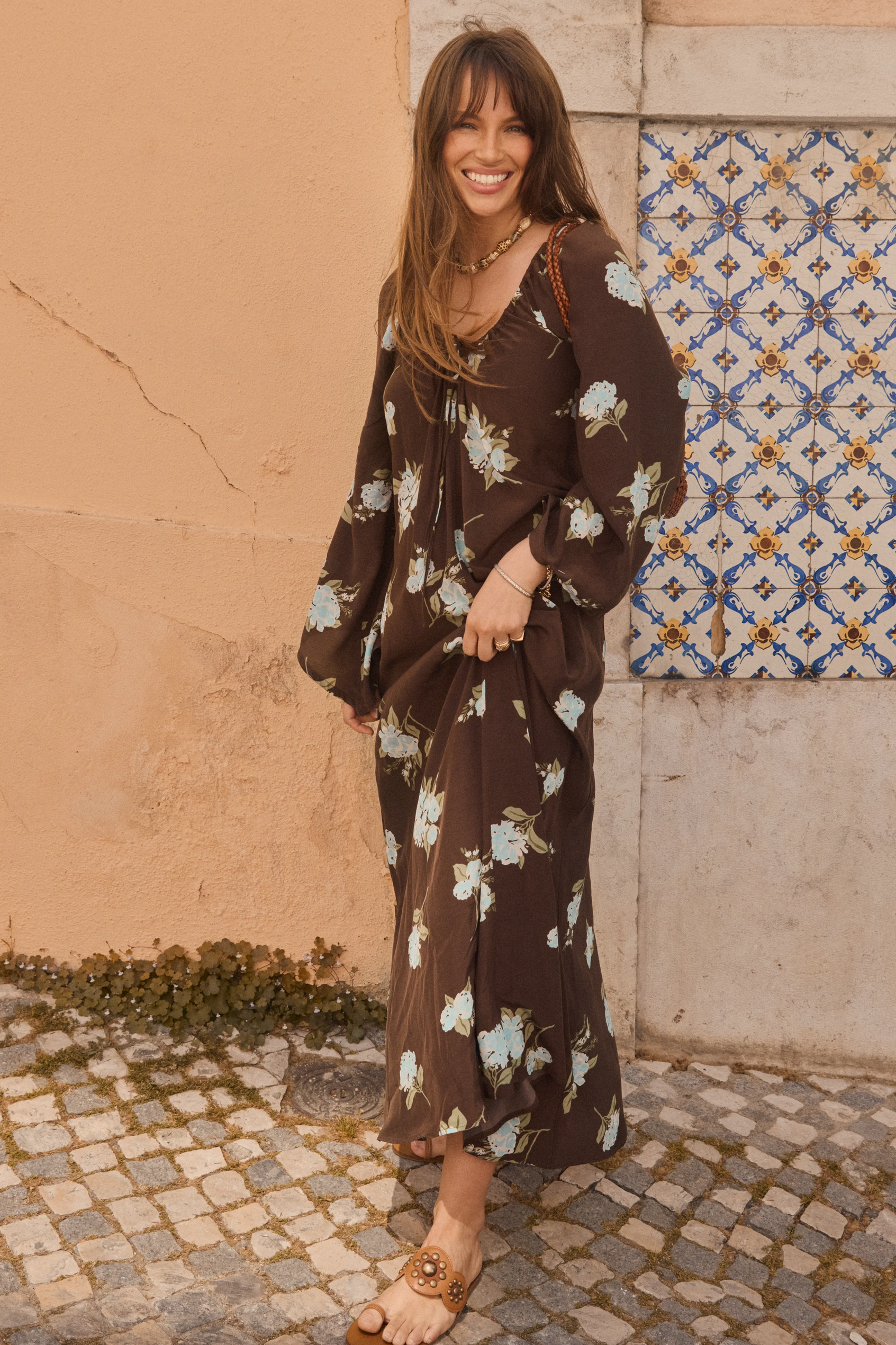 Lianne Midi Dress in Peonies Scatter Brown