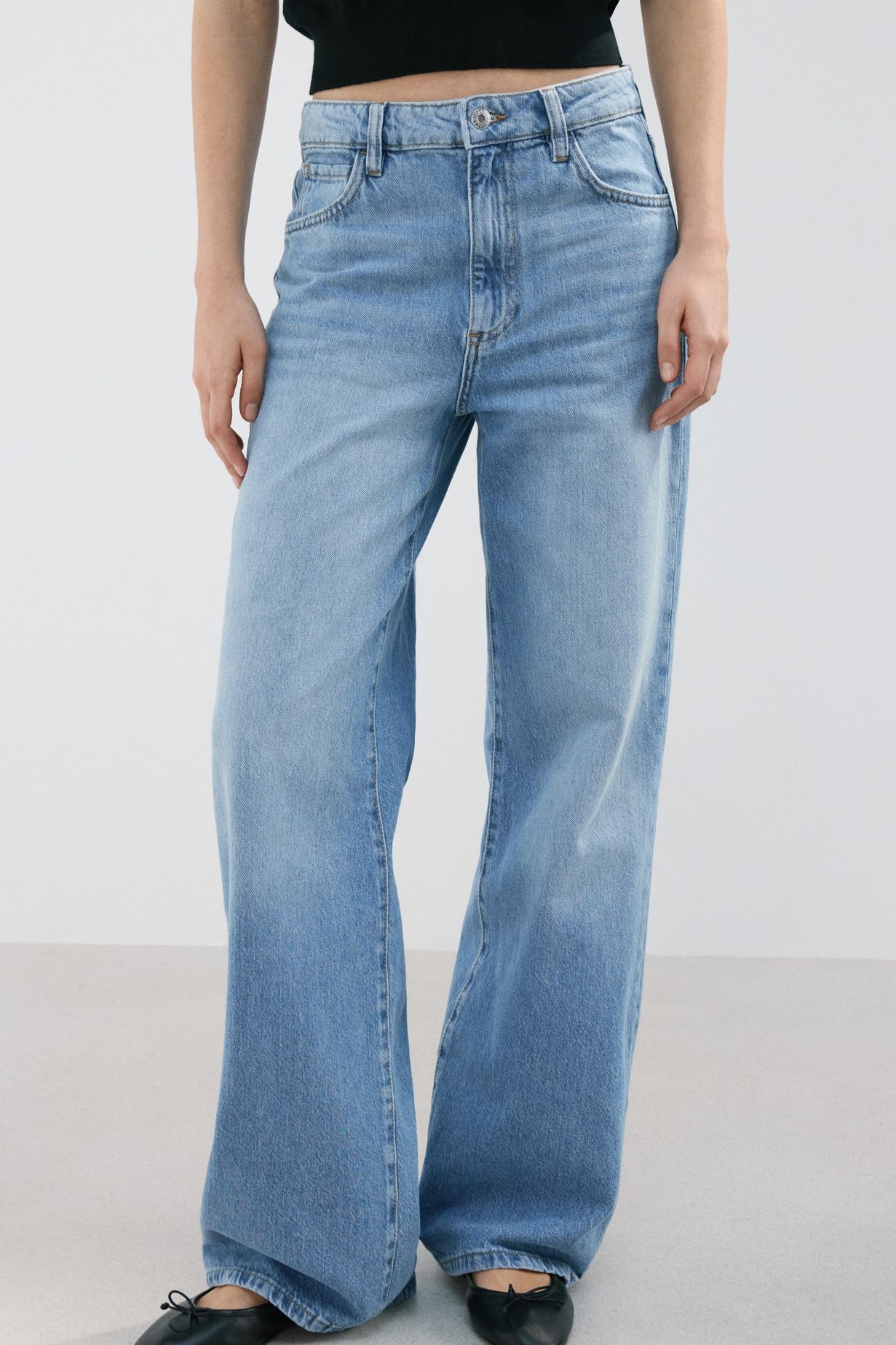 Danila High-Waisted Wide Leg Jeans - Women | Mango United Kingdom