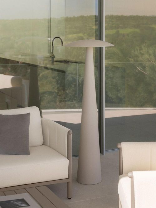 Wireless LED Outdoor Floor Lamp in Iron Irune