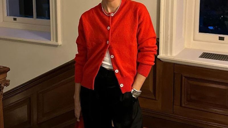 Red Cardigans Are Winter's Newest TrendShop them Here | Who What Wear Red Cardigans Are Winter's Newest TrendShop them Here | Who What Wear