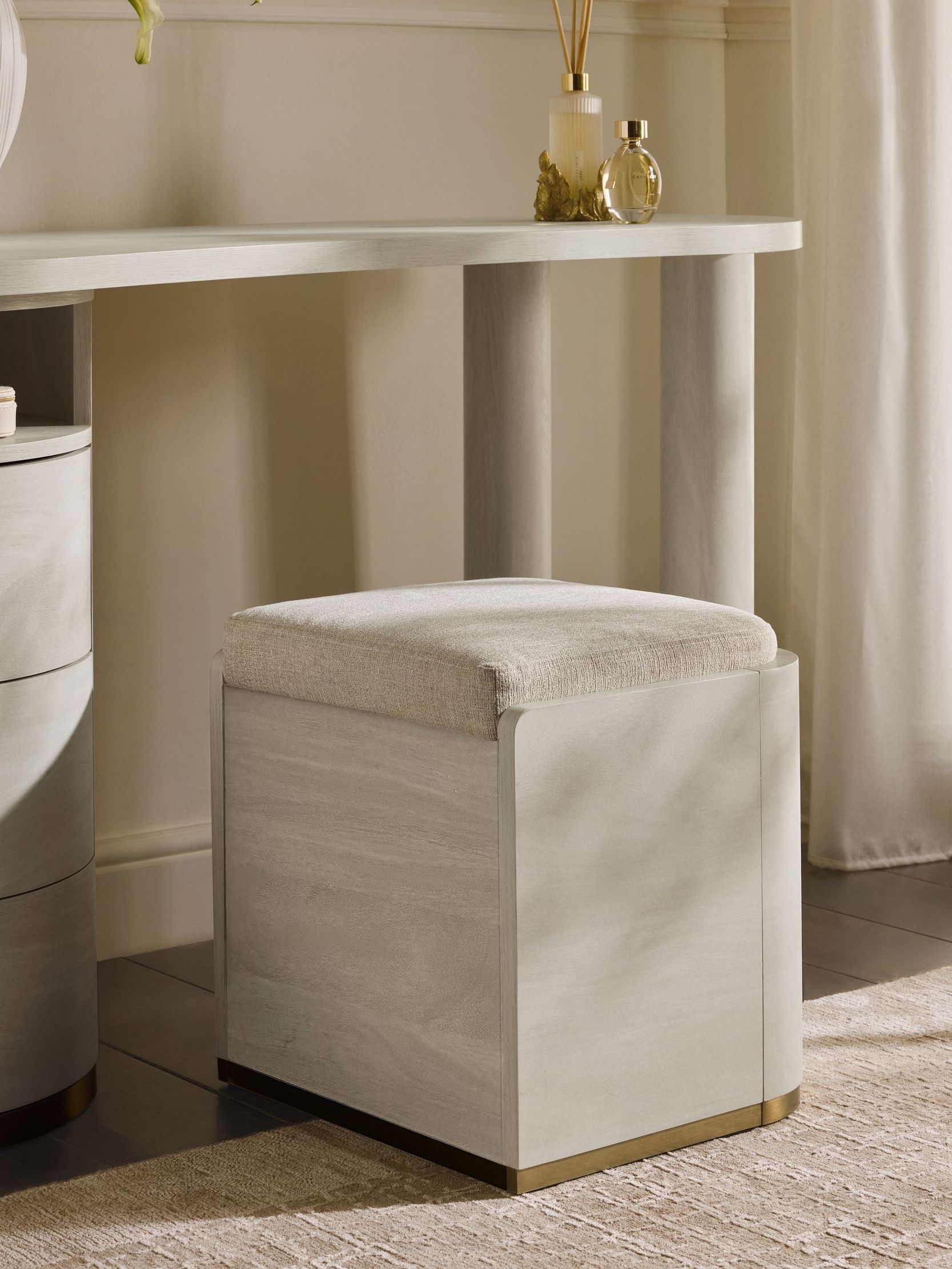 Light Natural Mia Oak Effect Storage Stool - Size One