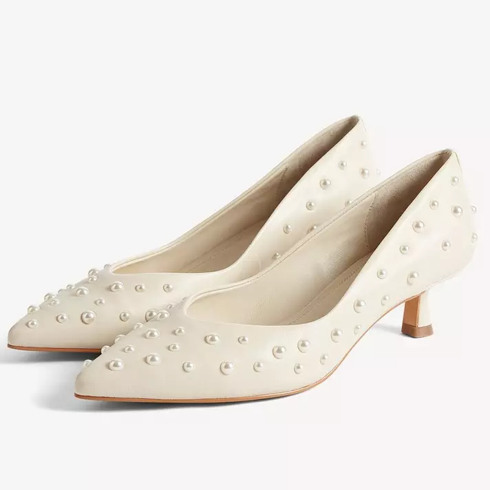 Hobbs London, kitten heel court heels