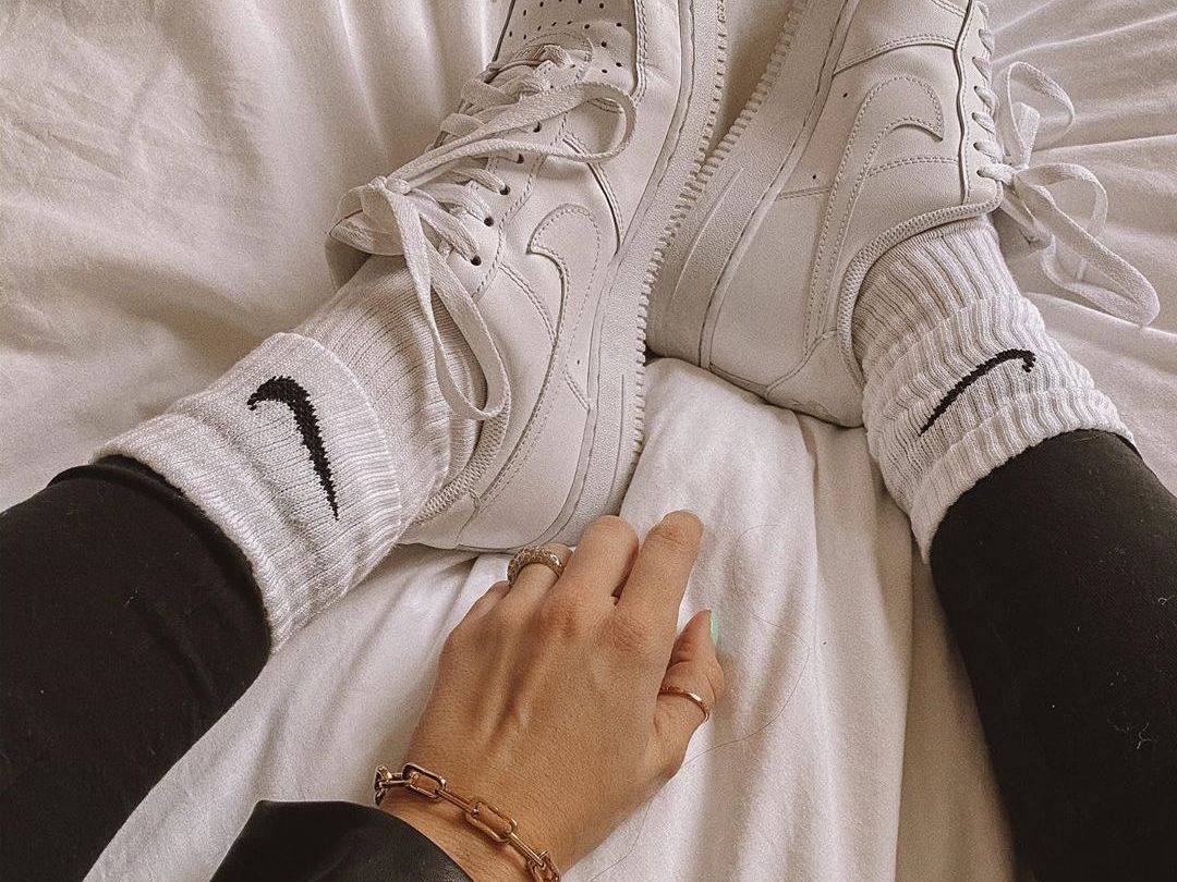 nike air force with nike socks