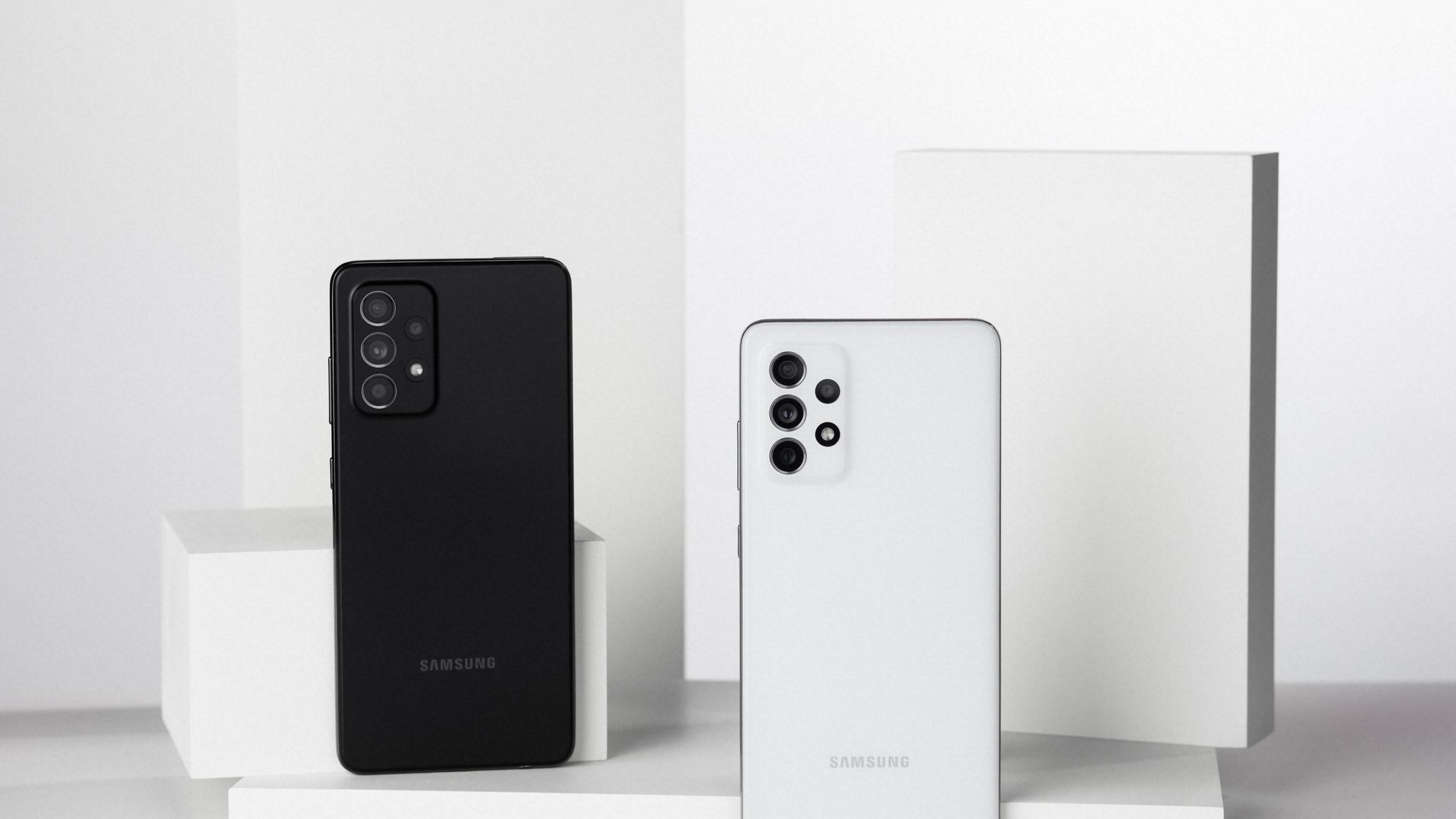 Samsung Galaxy A52 5G｜24時間以内発送#780 New Samsung Galaxy A52, Galaxy A72 and Galaxy A52 5G step it up