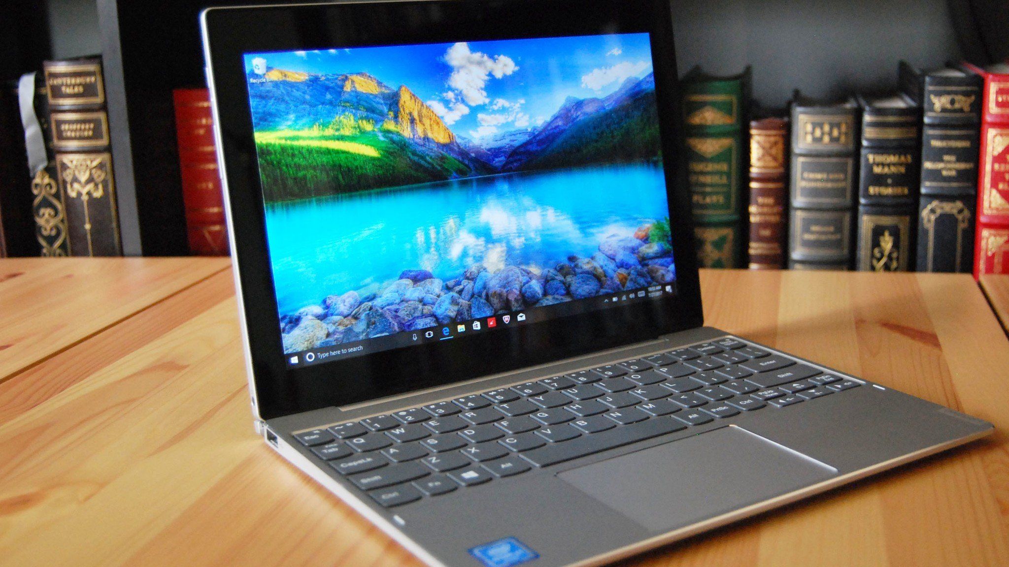 Lenovo -  【10/21限定 値下げ】Lenovo ideapad Miix 320 10/21限定 値下げ】Lenovo ideapad Miix 320