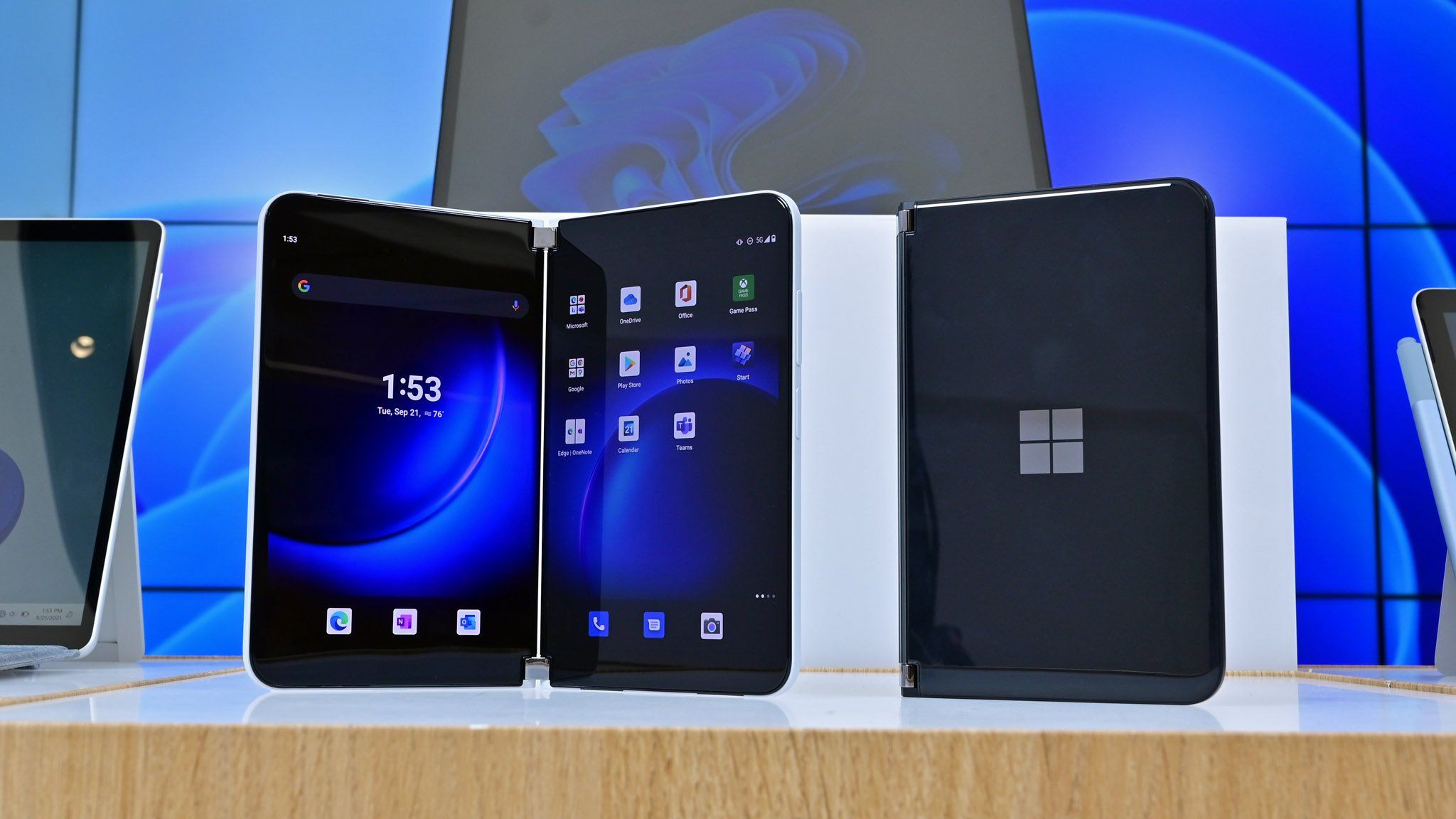 Microsoft Surface Duo, Duo 2 receive February update with a