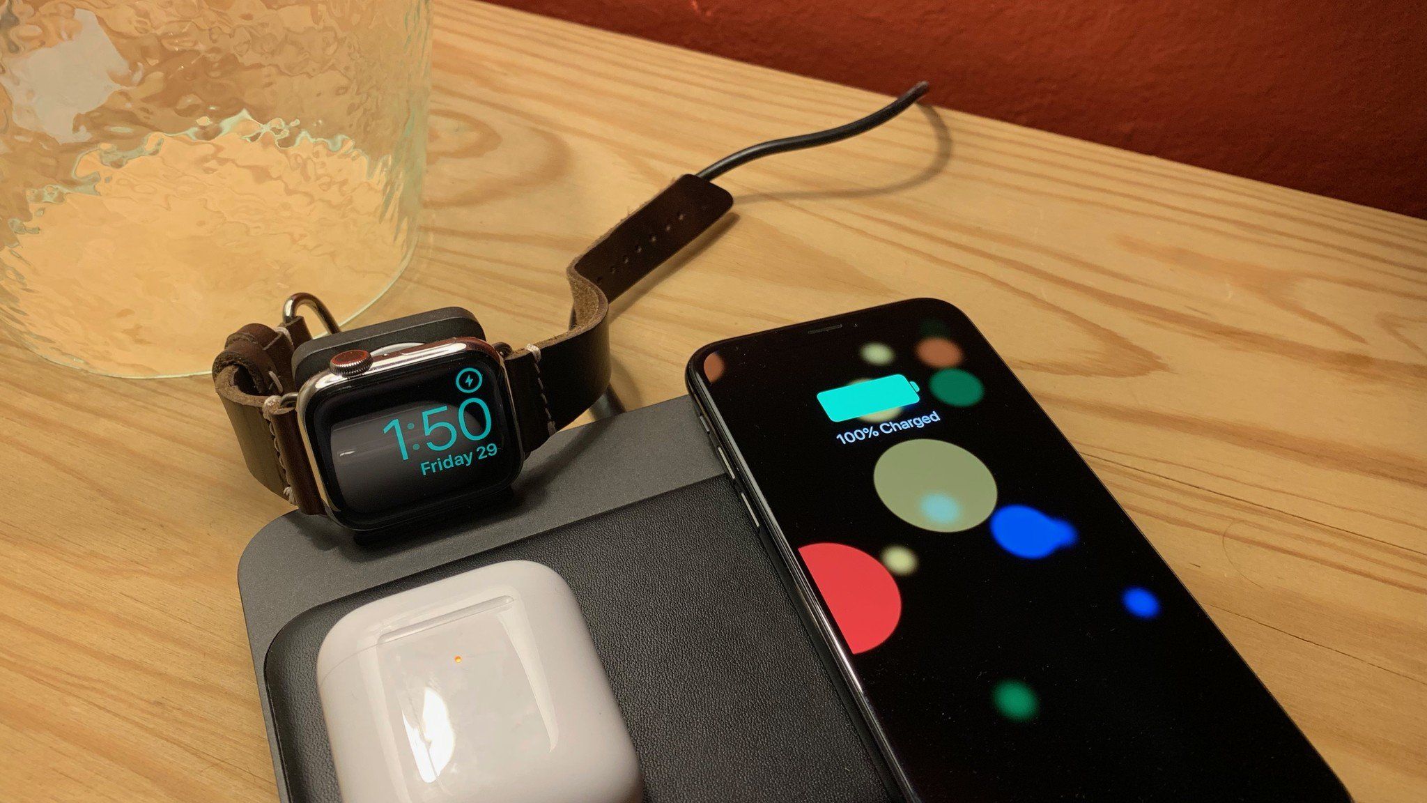 スマホアクセサリー NOMAD Base Station - Apple Watch 454mdCQqSyaHMKf5n9hVkX.jpeg