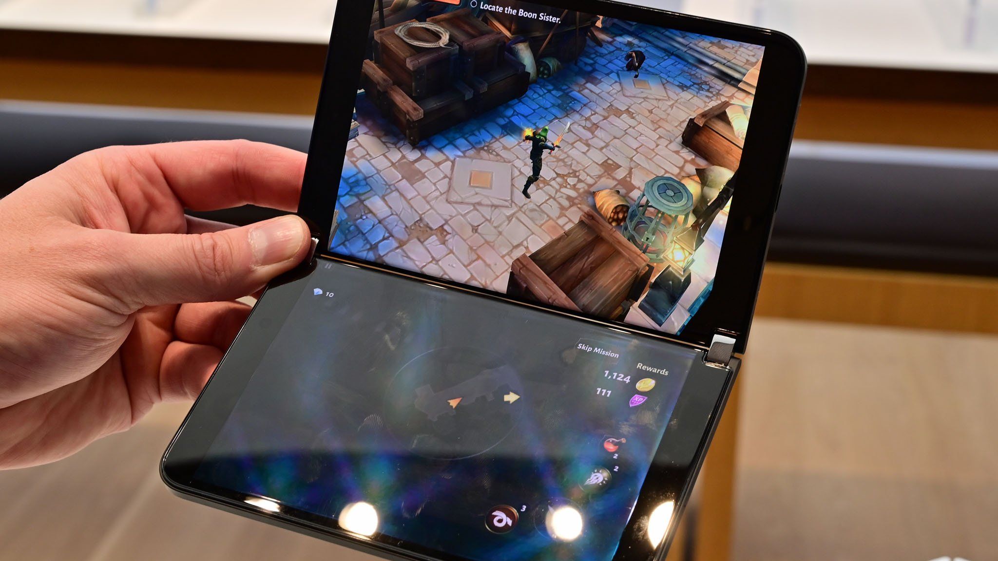 Windowsタブレット本体 surface duo2 異色の2画面Android端末「Surface Duo 2」。Snapdragon 888搭載