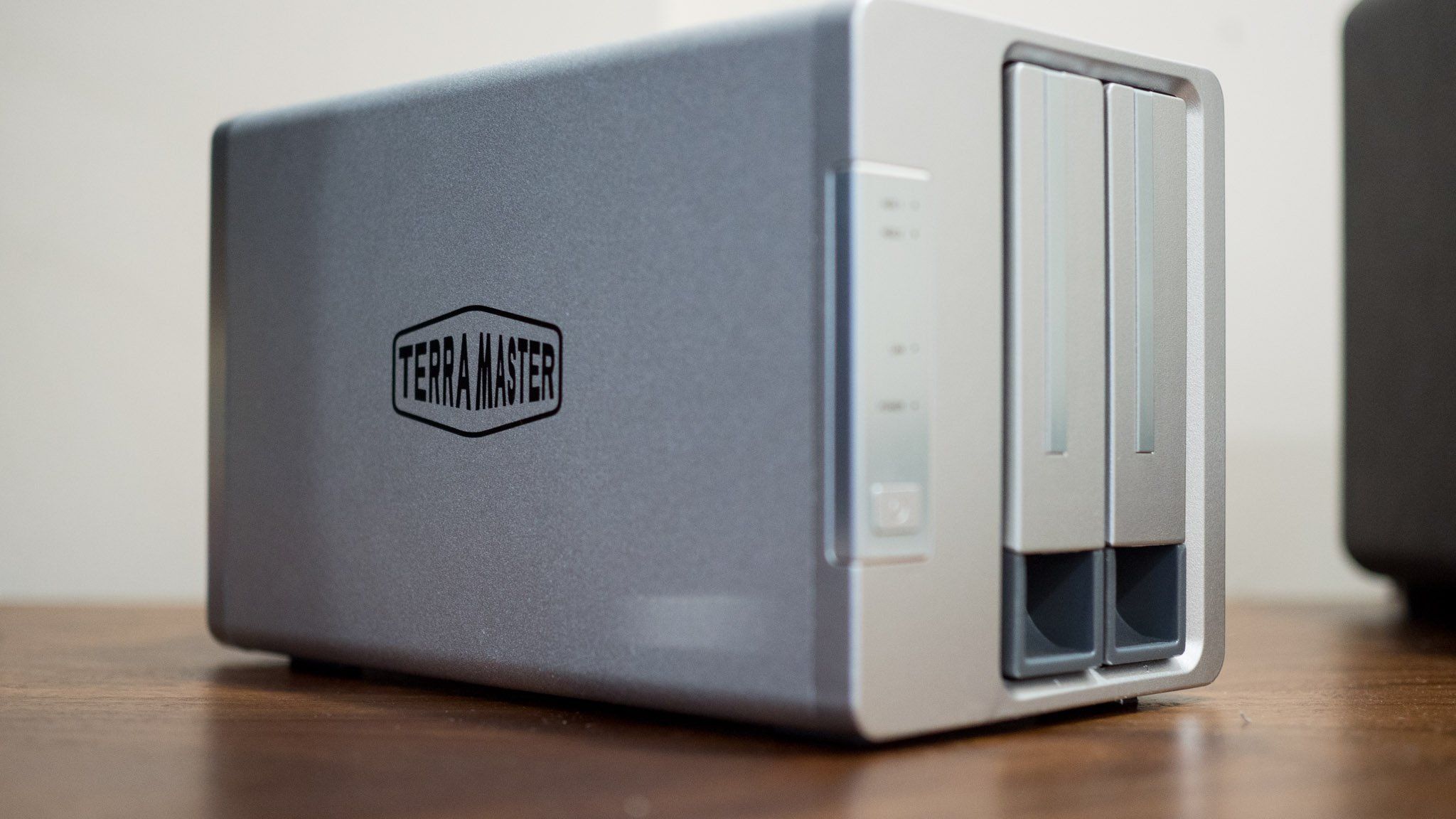 TERRAMASTER テラマスター　6-Bay Hybrid NAS TerraMaster F6-424 - 6-Bay High Performance NAS For Business