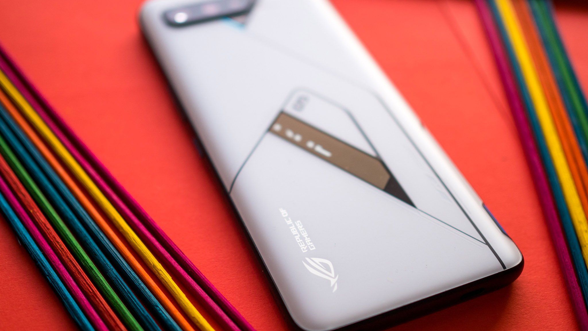 ASUS ROG Phone 5 Ultimate 18GB 特典付 ジャンク The ASUS ROG 5 Ultimate's 18GB of RAM is crazy, but awesome