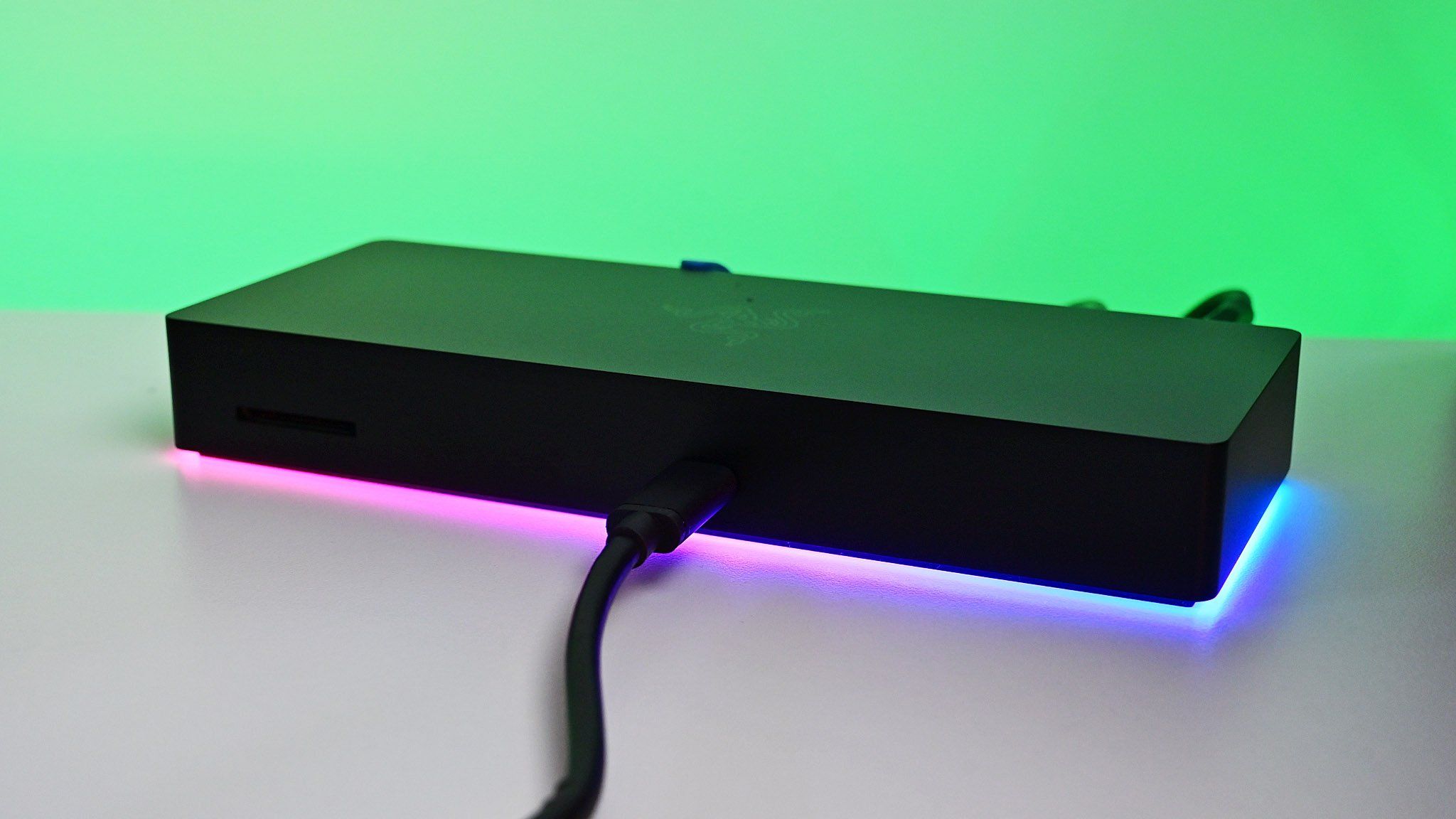 PCケーブル・コネクタ Razer Thunderbolt 4 Dock Chroma Razer Thunderbolt 4 Dock Chroma review: For more than just