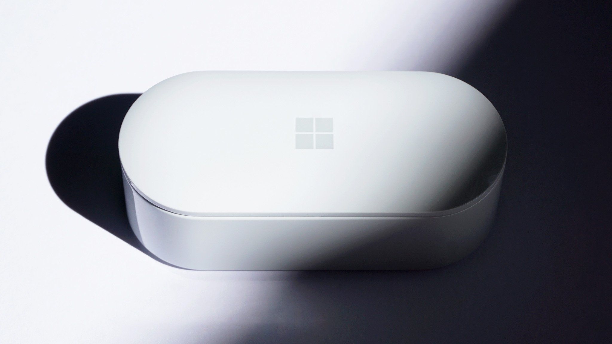 Microsoft Surface Earbuds ワイヤレスイヤホン マイクロソフトのワイヤレスイヤホン「Surface Earbuds」登場