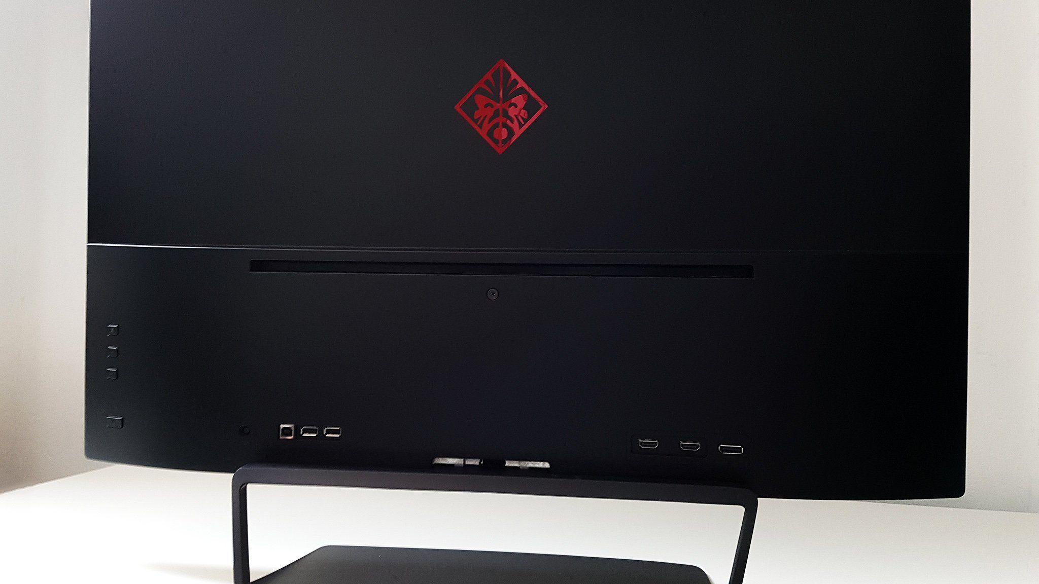 液晶不具合 32インチ OMEN by HP 32 WQHD OMEN 32q 165Hz QHD ゲーミングディスプレイ | 日本HP