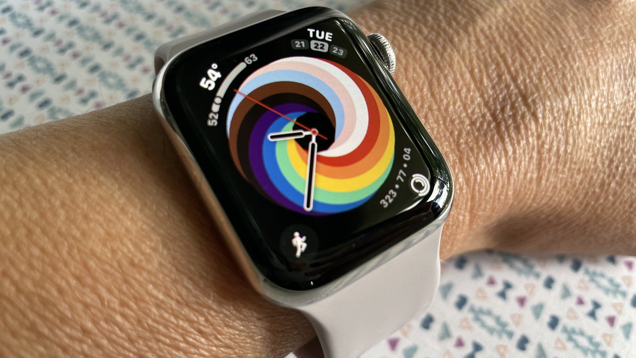 Apple Watch series 6 44mm works fine I just got the series 7 Apple Watch Series 6 vs. Apple Watch Series 7 Buyer main image 4