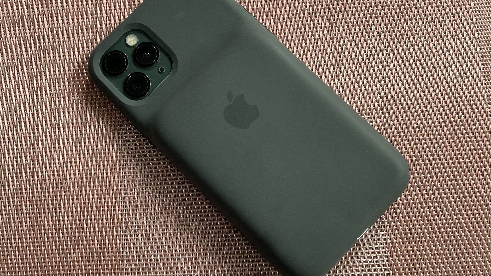 iPhone 11 Smart Battery Case owners must update to iOS 13.2