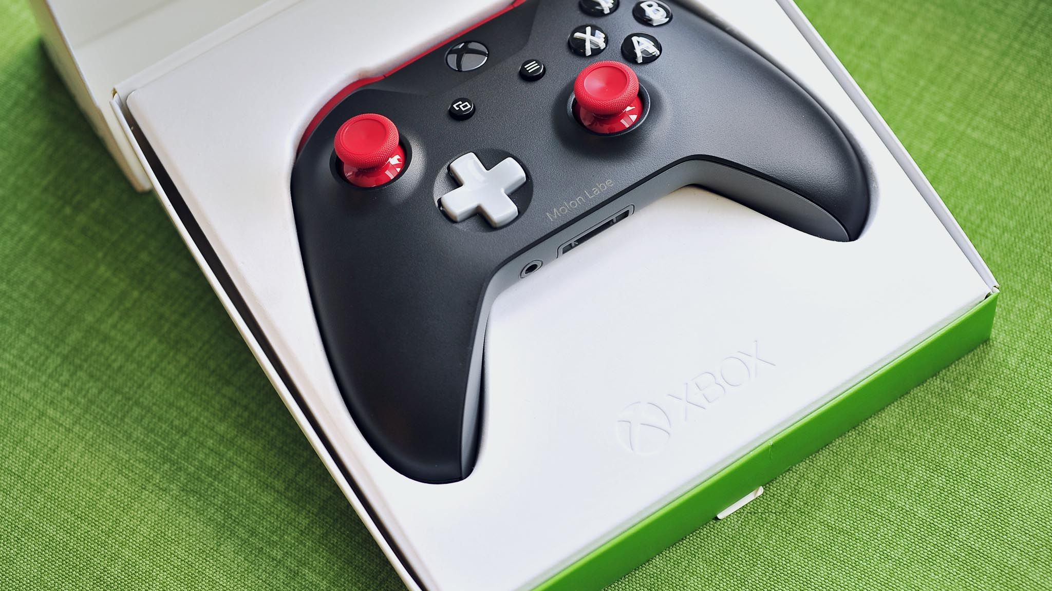 Xbox ワイヤレスコントローラー　Design Lab Xbox Design Lab custom controller unboxing and hands-on! | Windows