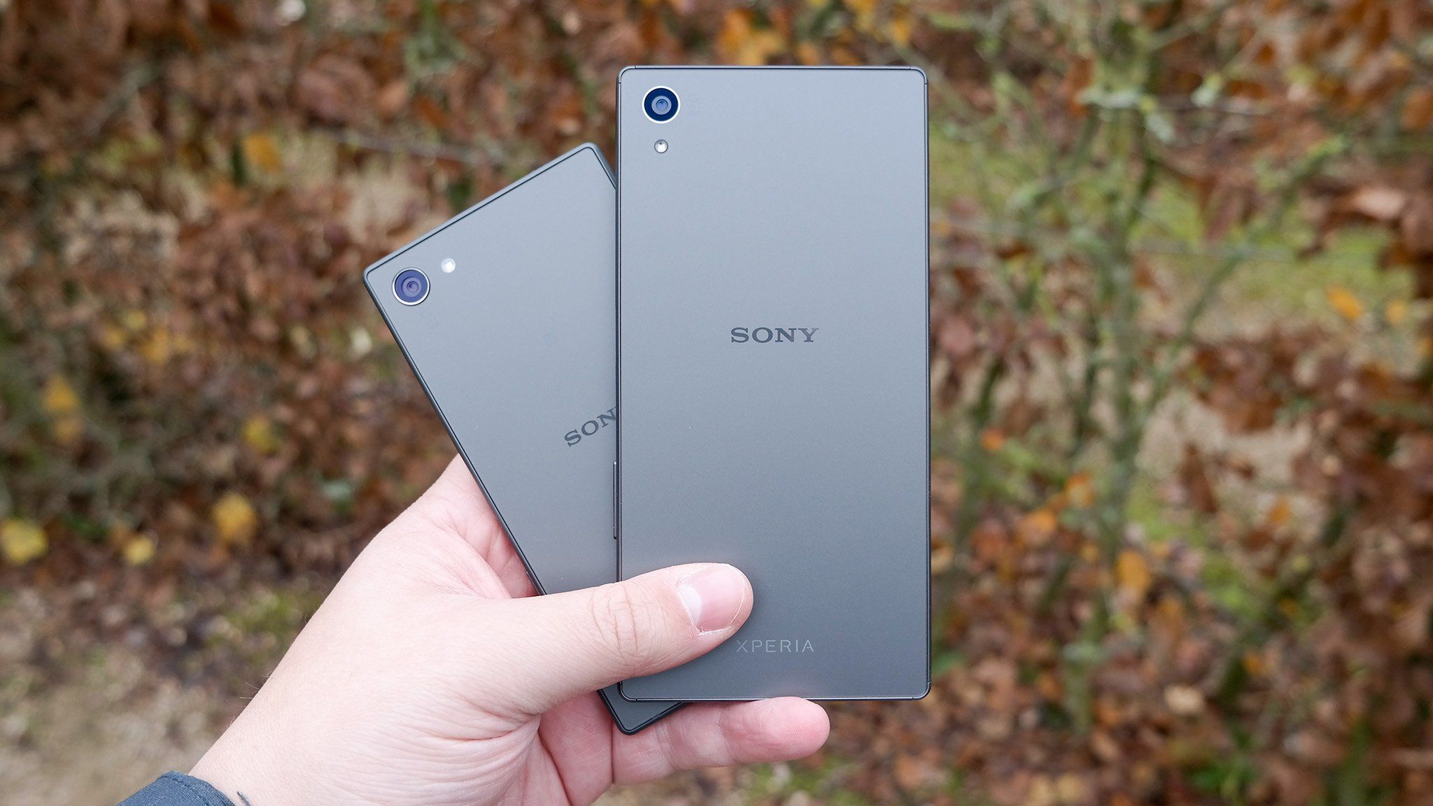Xperia Z5 Compact 3台 Amazon.com: Sony Xperia Z5 Compact E5803 32GB Black
